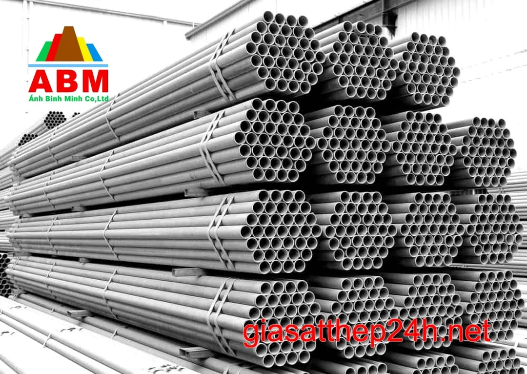 Ảnh bảng tra thép ống Hòa Phát dùng để minh họa cách kiểm soát sai số khi đọc bảng quy cách thép hình Hòa Phát